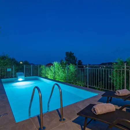 Vrisi Zakynthos 度假居 *